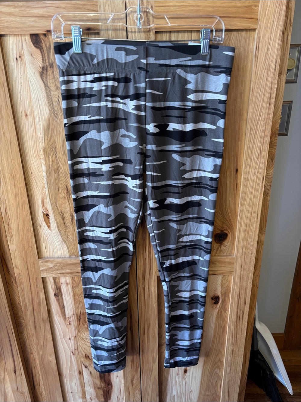 High-Rise Grey Camo Leggings for Women